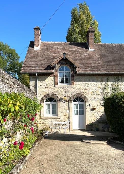 Charmante Maisonette A Arconnay Exterior photo